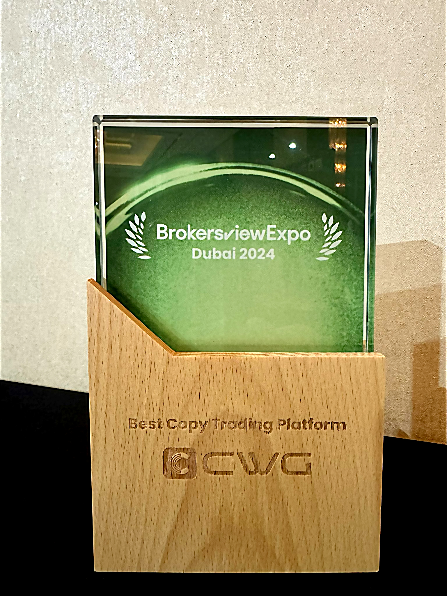 璀璨绽放 CWG Markets在迪拜经纪商博览会荣获年度最佳跟单社区